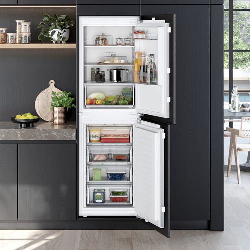 Siemens iQ100 50/50 Frost Free Integrated Fridge Freezer | HBH